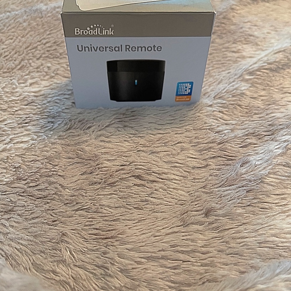 Universal Remote - Picture 8 of 9